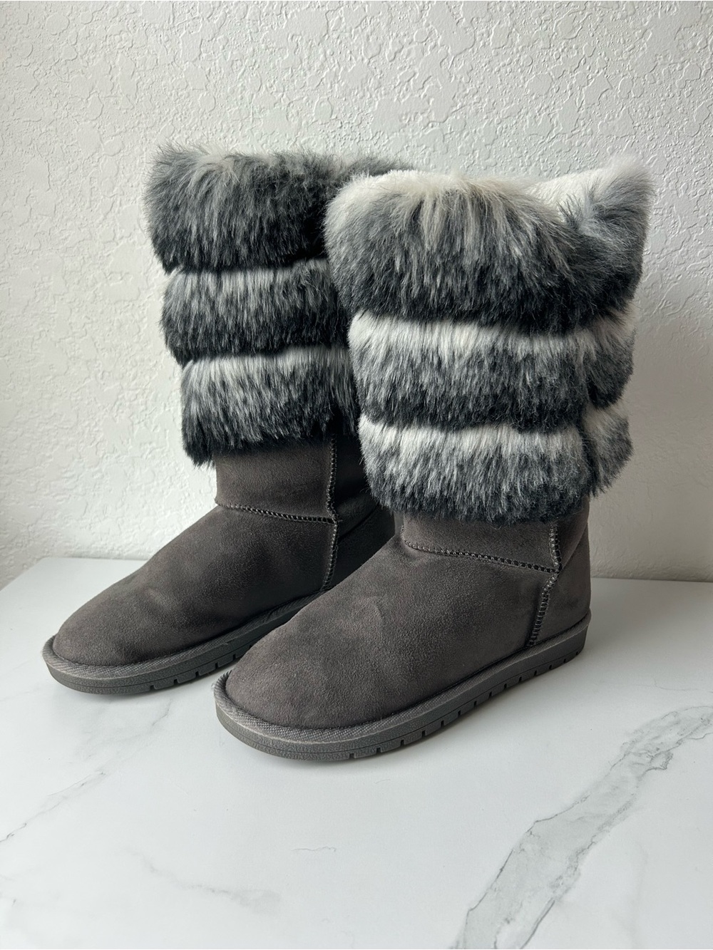 Gray Faux Fur-Trim Winter Boots for Women